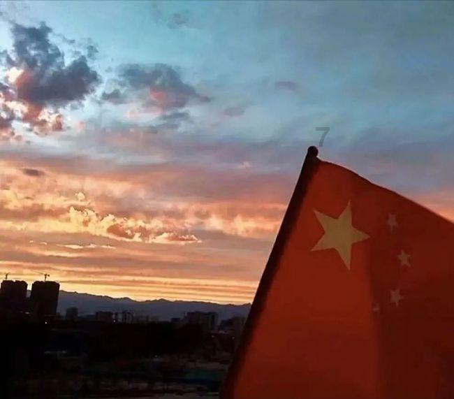 救援臭美男孩